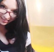 SEXYRACHEL846: Piss in den Messbecher Download